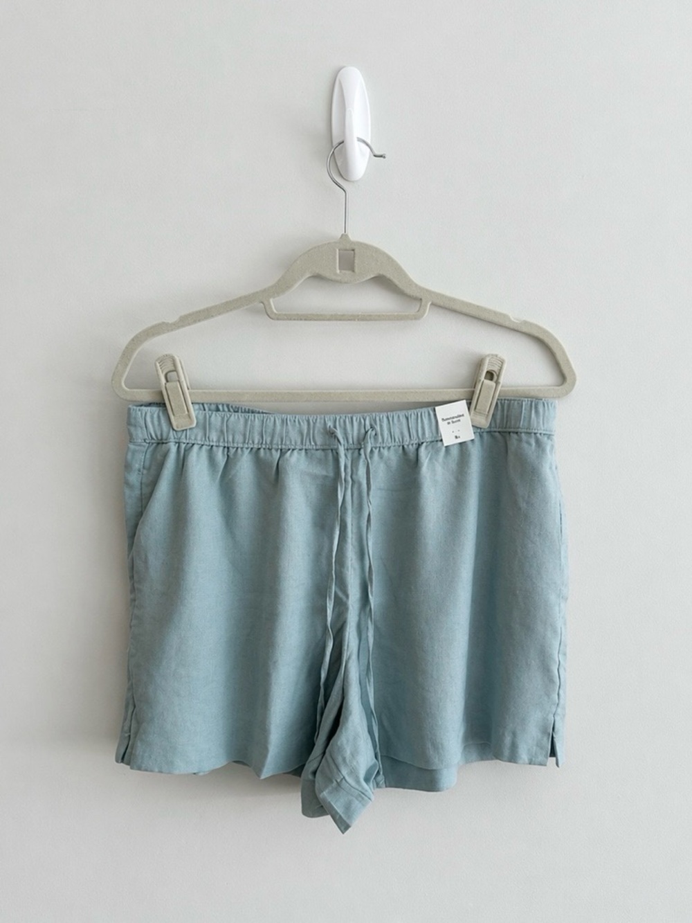 NWT! ABERCROMBIE linen blend pull on shorts light blue